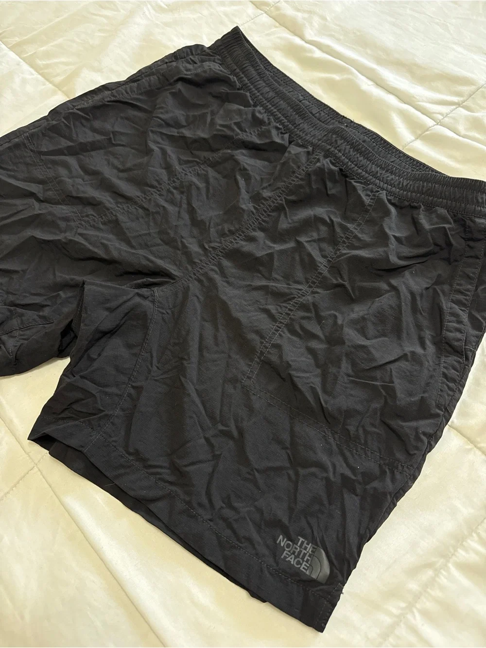 North Face Black Elastic Waist Drawstring Men’s Shorts with Zipper Pocket Size L